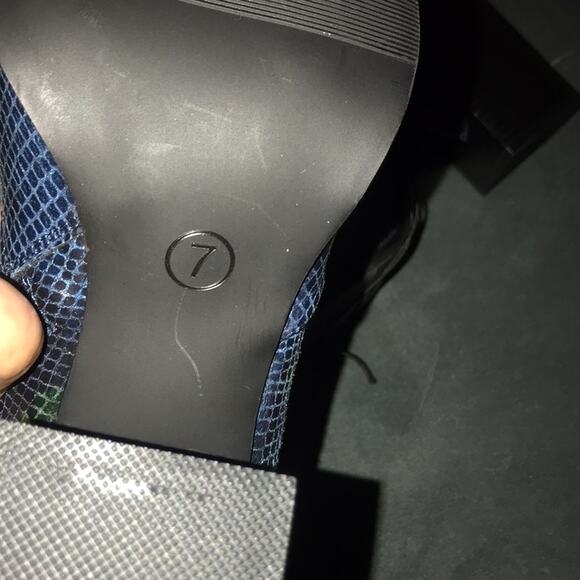 NEW - NAVY GREEN SNAKE PRINT ANKLE BOOTS BY SCOOP - SIZE 7 - Picture 4 of 5